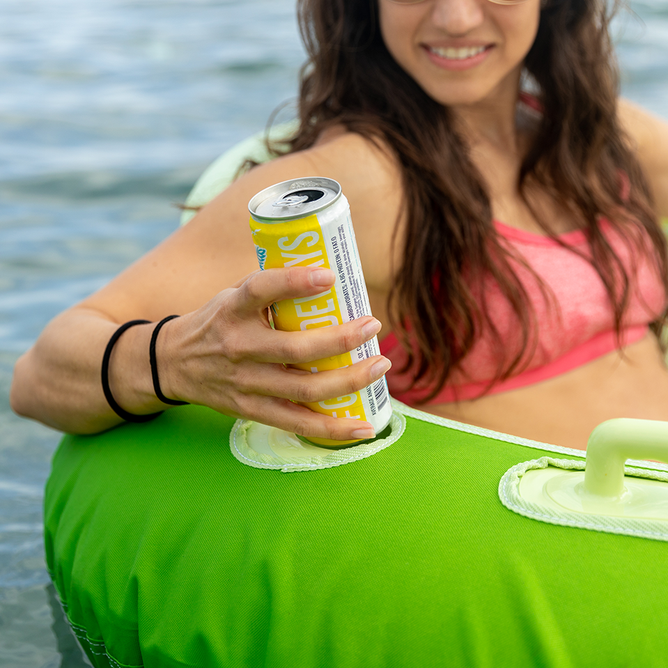 72 QT Ultra-Light Wheeled Cooler